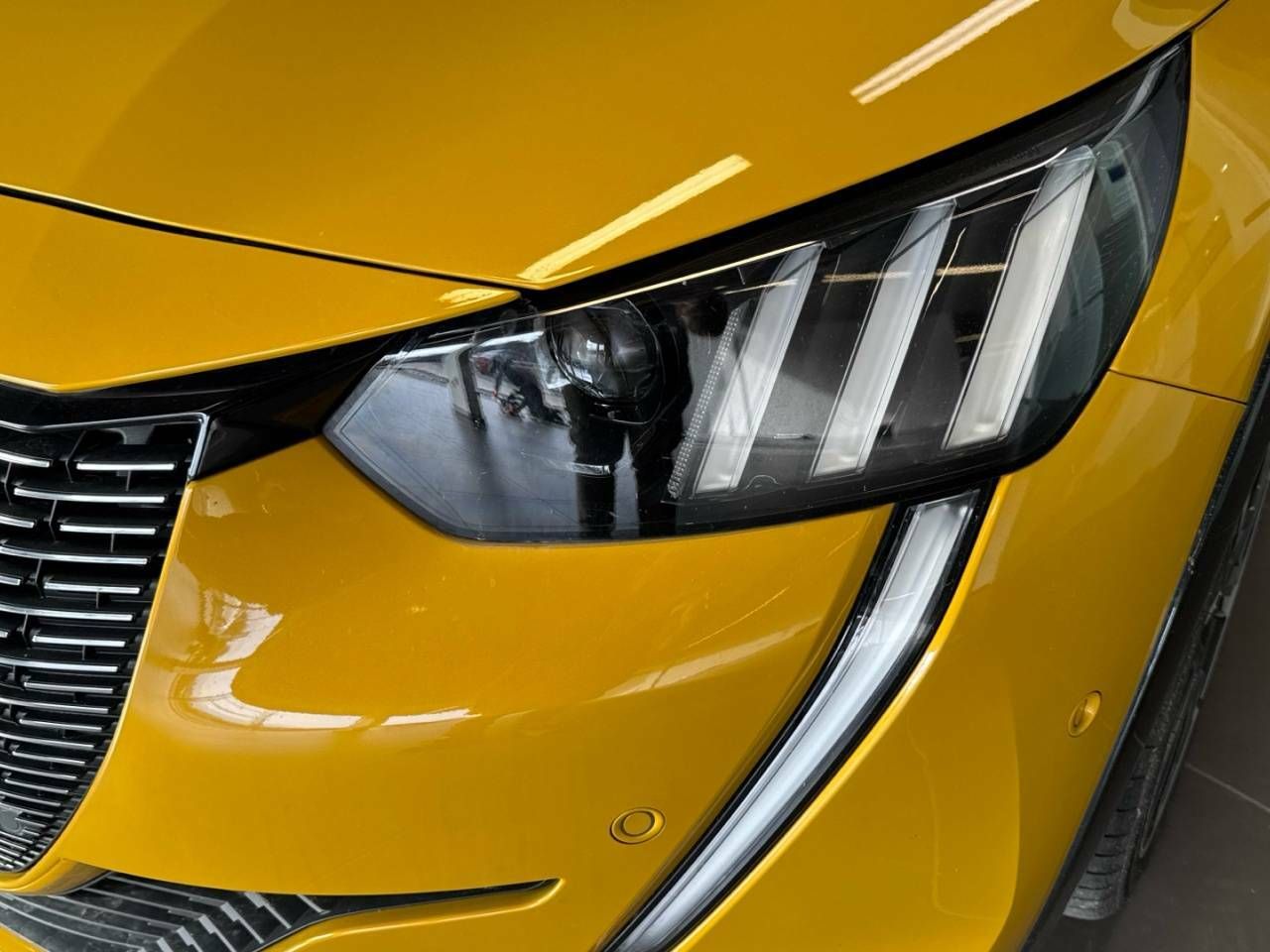 Foto Peugeot 208 14