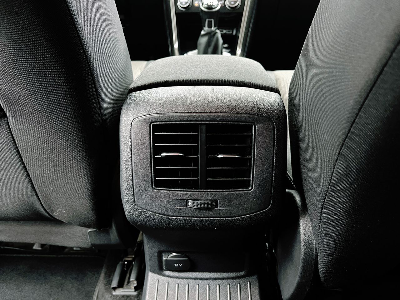 Foto Volkswagen T-Roc 24