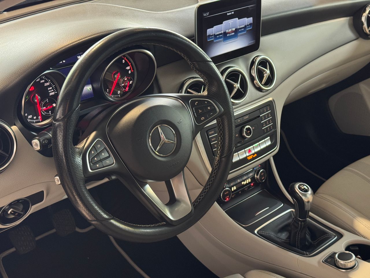 Foto Mercedes-Benz Clase GLA 8