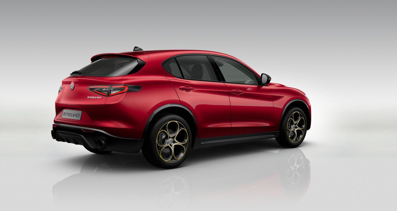 Foto Alfa Romeo Stelvio 2