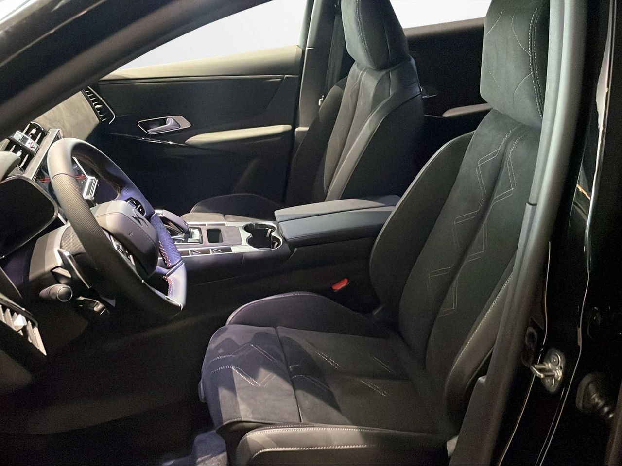 Foto DS Automobiles DS 7 11