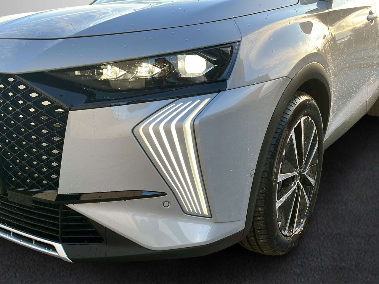 Foto DS Automobiles DS 7 8