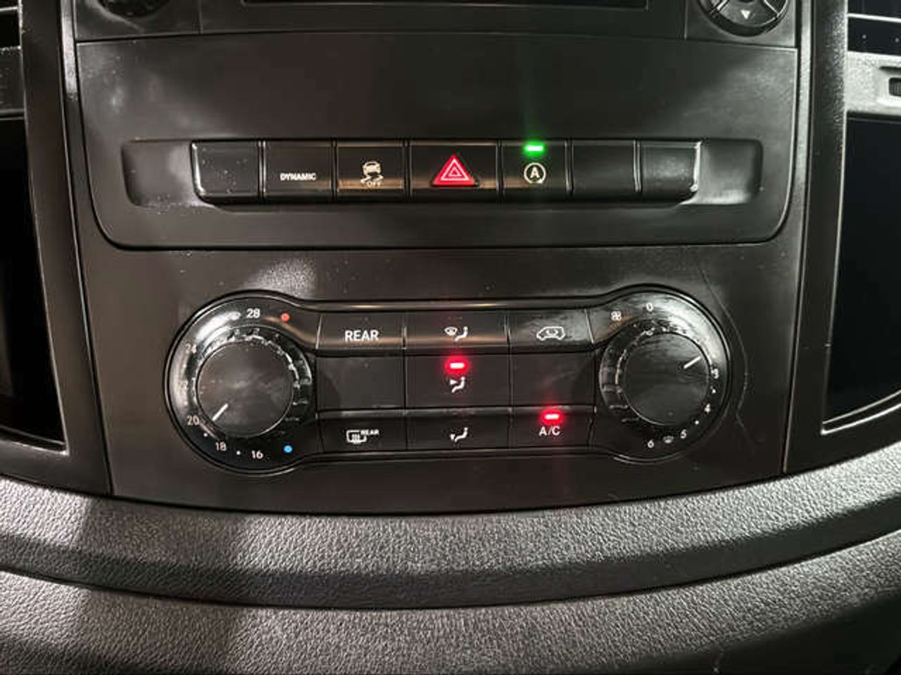 Foto Mercedes-Benz Vito 17