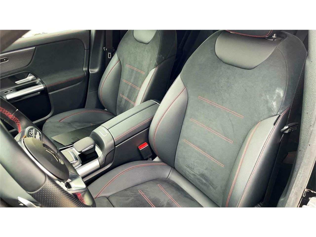 Foto Mercedes-Benz EQA 7