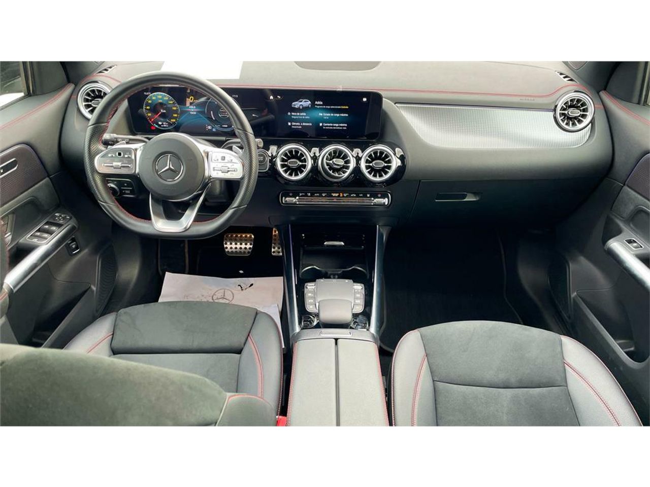 Foto Mercedes-Benz EQA 8