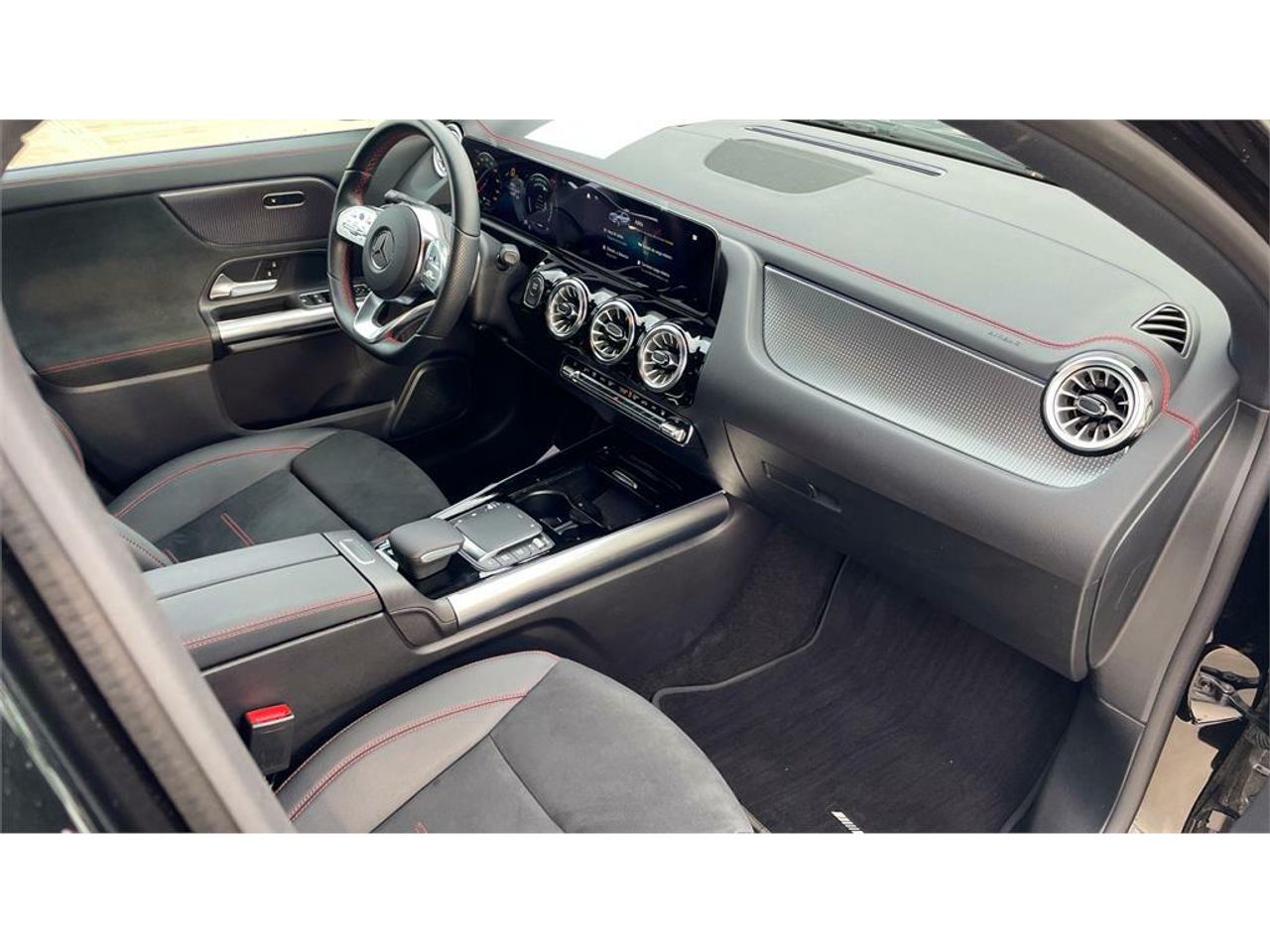 Foto Mercedes-Benz EQA 10