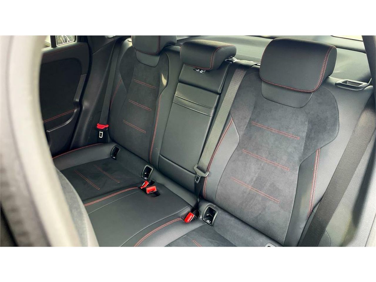 Foto Mercedes-Benz EQA 11