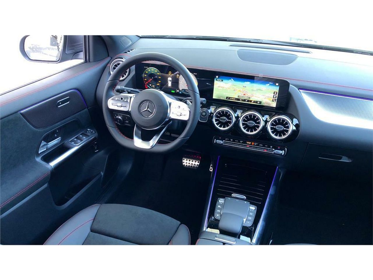Foto Mercedes-Benz EQA 10