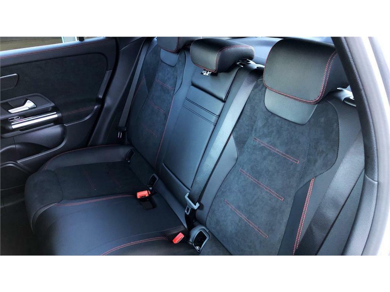 Foto Mercedes-Benz EQA 11