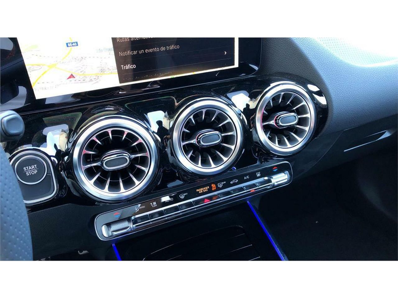 Foto Mercedes-Benz EQA 14