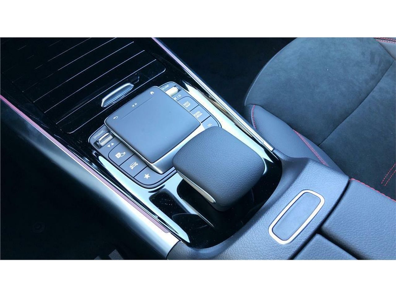 Foto Mercedes-Benz EQA 15