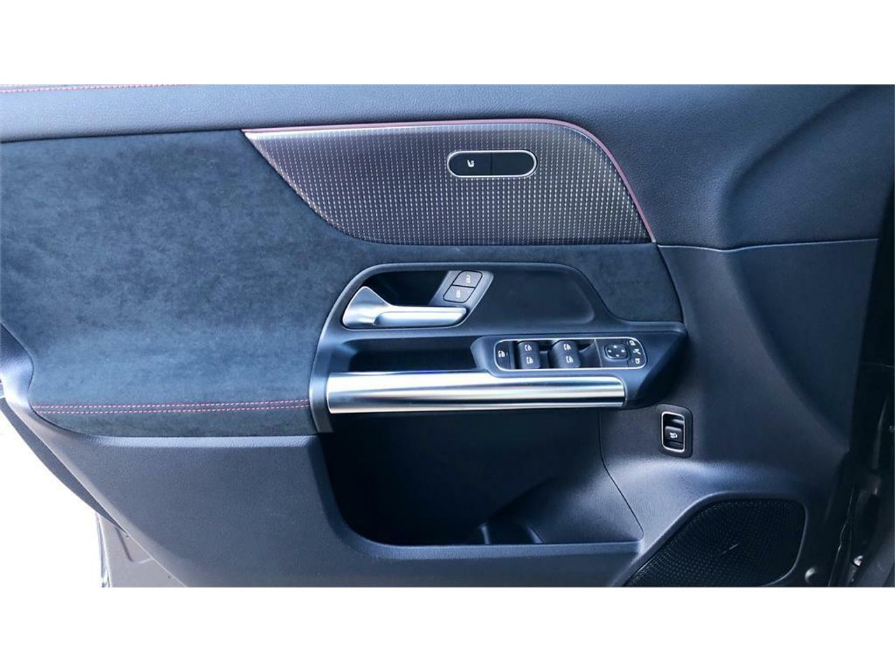 Foto Mercedes-Benz EQA 16