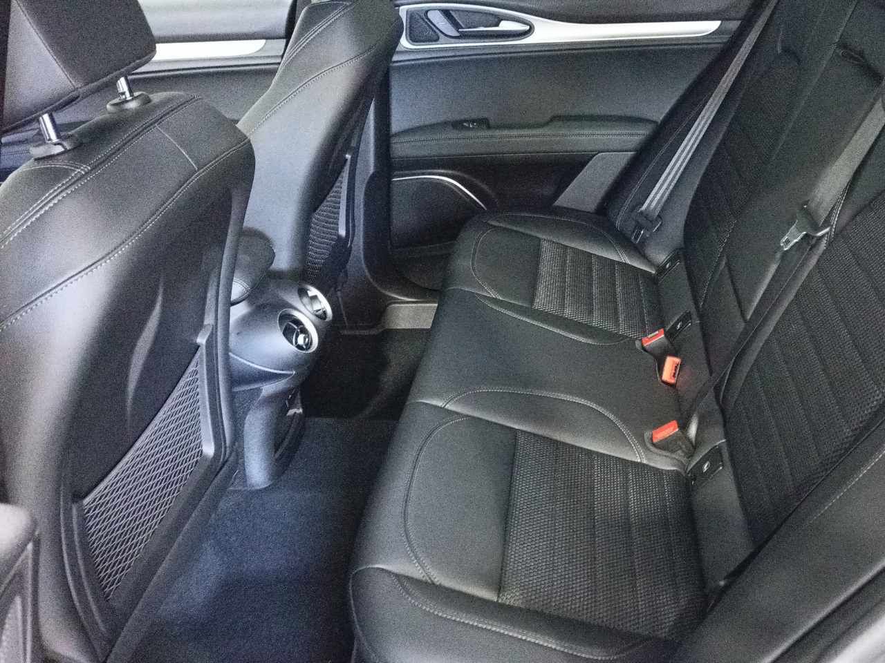 Foto Alfa Romeo Stelvio 10