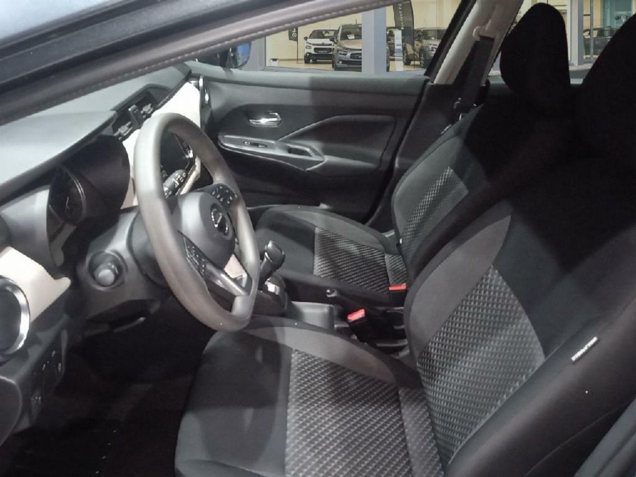 Foto Nissan Micra 9