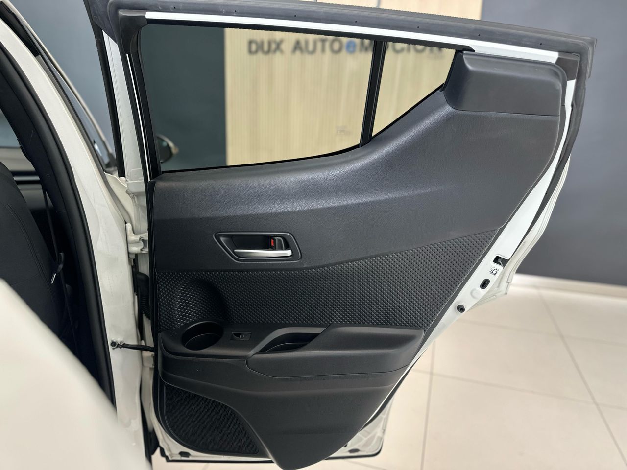 Foto Toyota C-HR 28