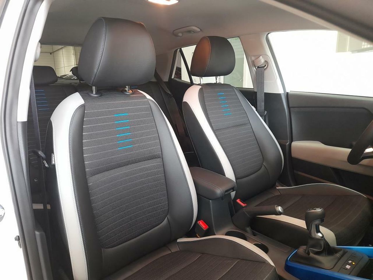 Foto Kia Stonic 10