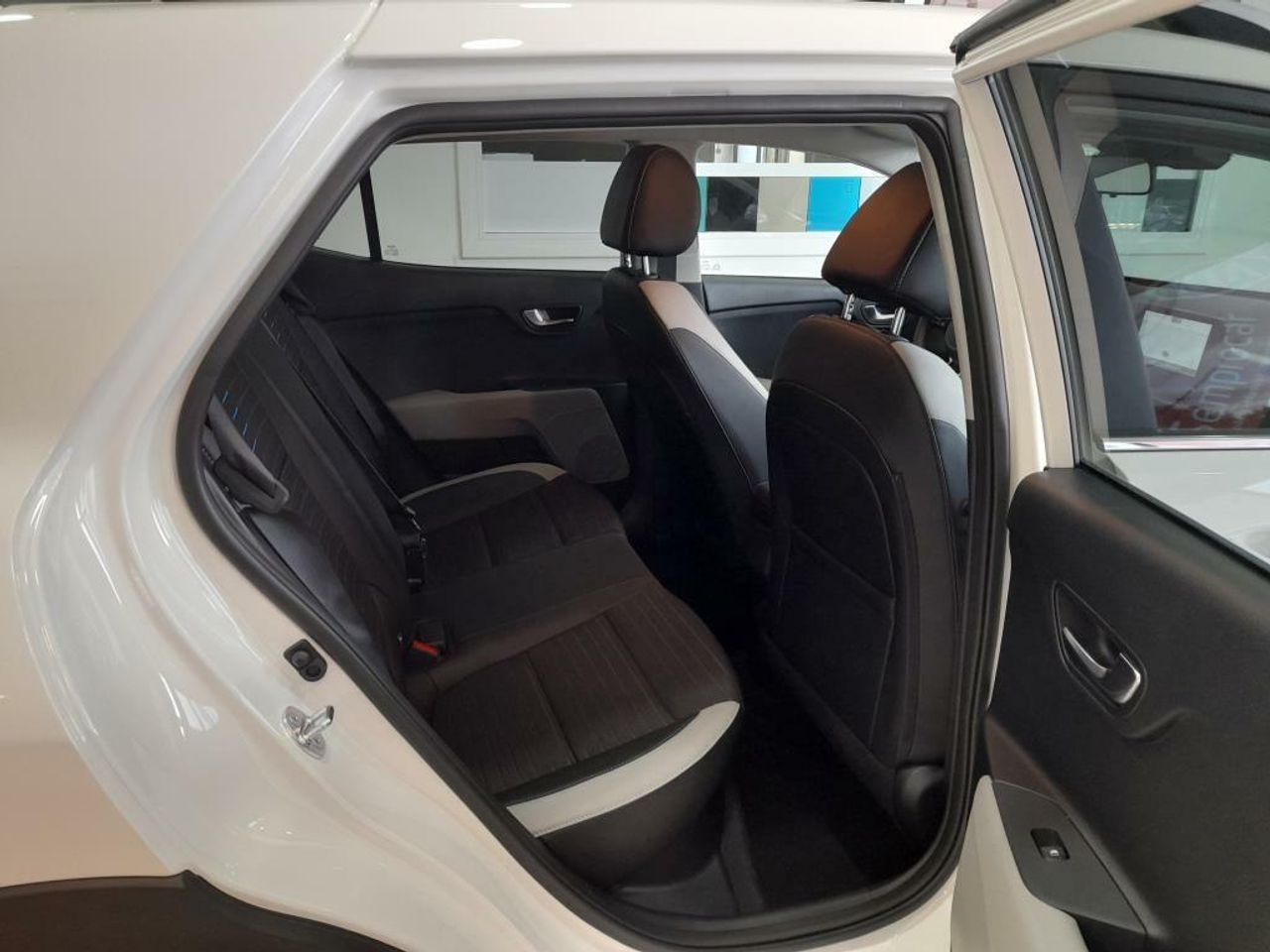 Foto Kia Stonic 15