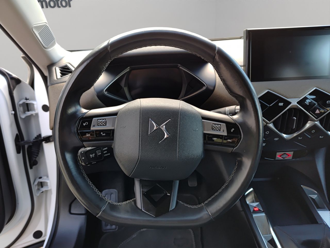Foto DS Automobiles DS 3 18