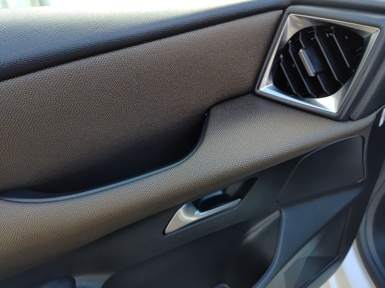 Foto DS Automobiles DS 3 22