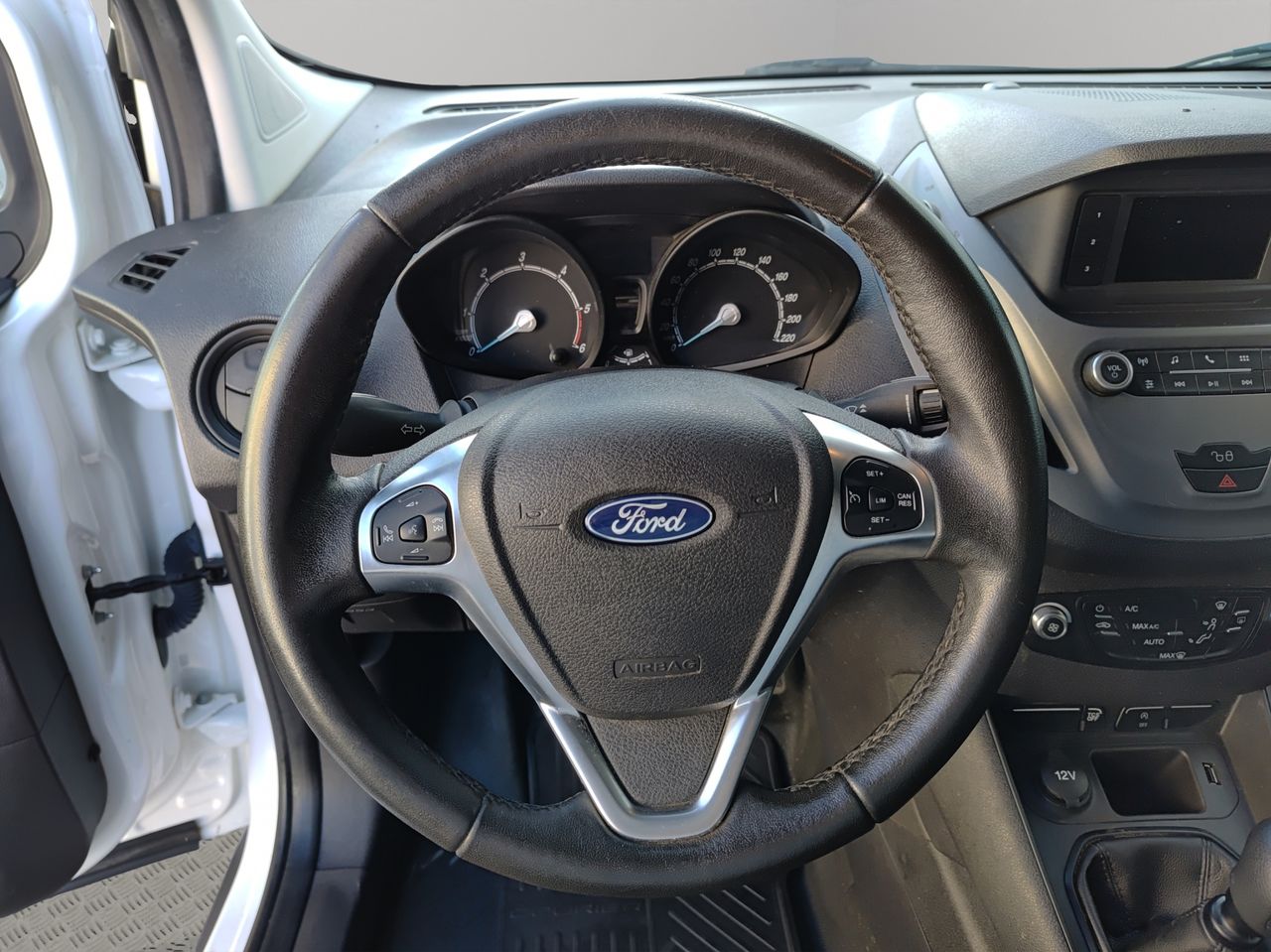 Foto Ford Transit  Courier 17