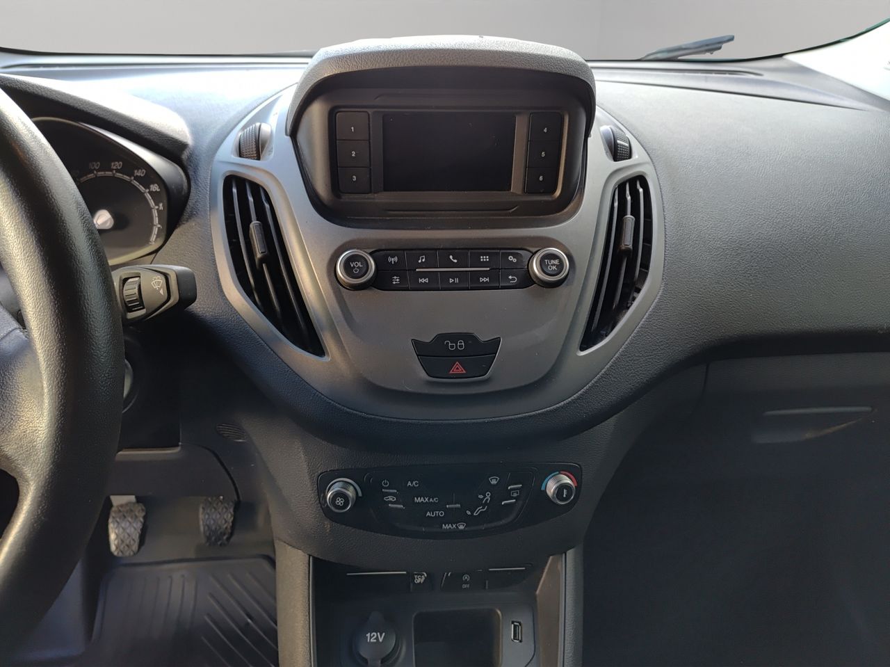 Foto Ford Transit  Courier 18