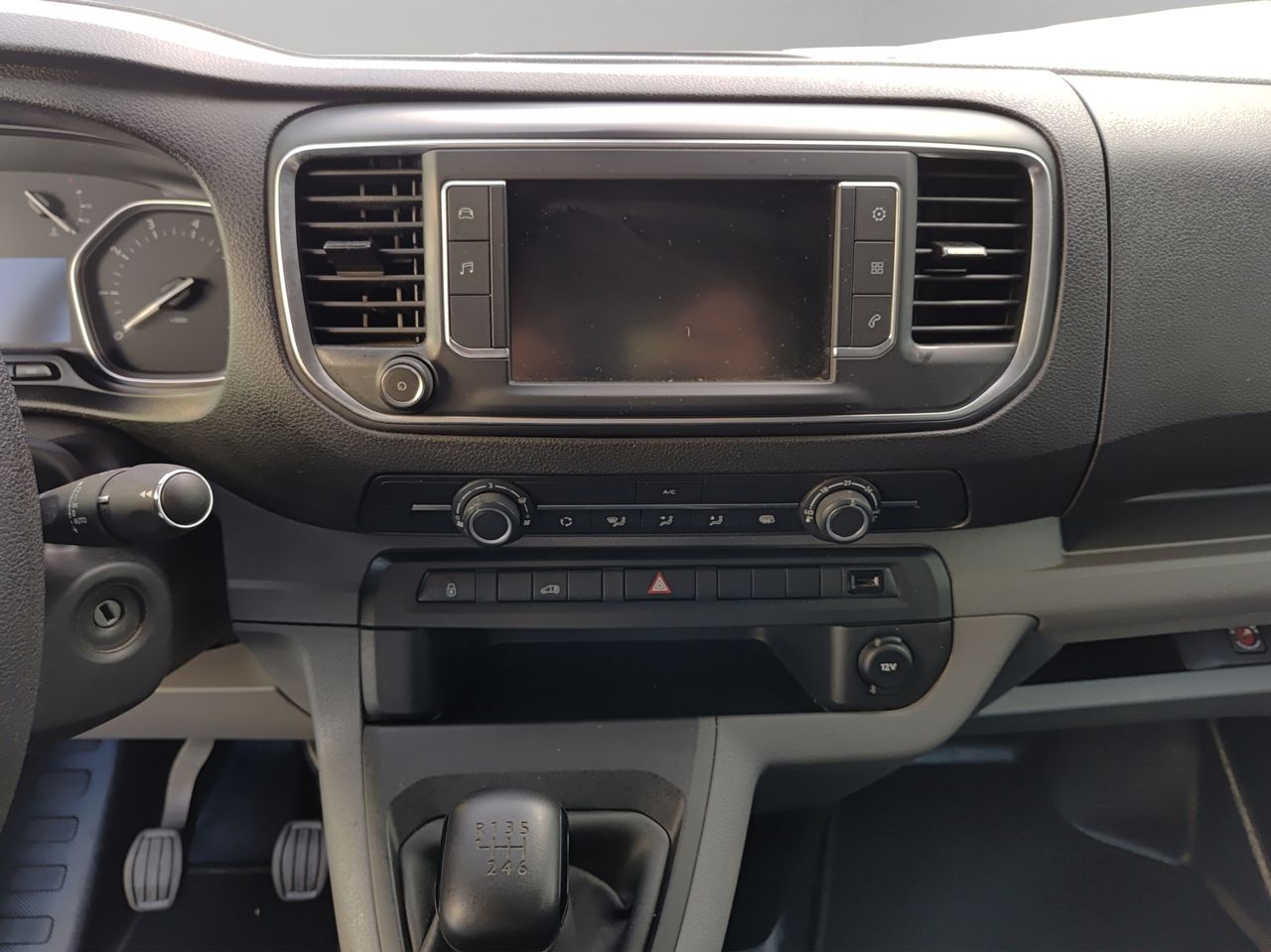 Foto Opel Vivaro 17