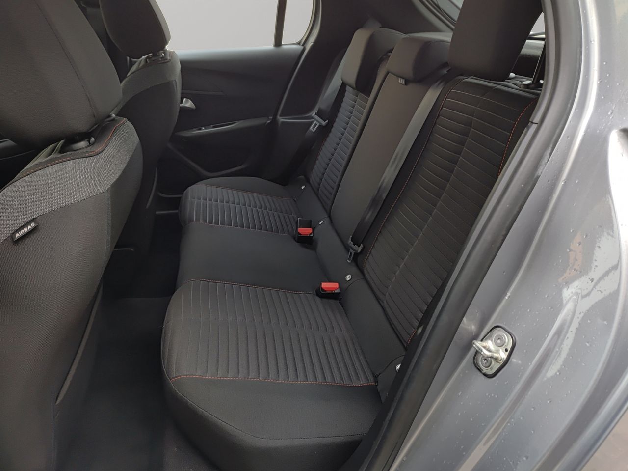 Foto Peugeot 208 16