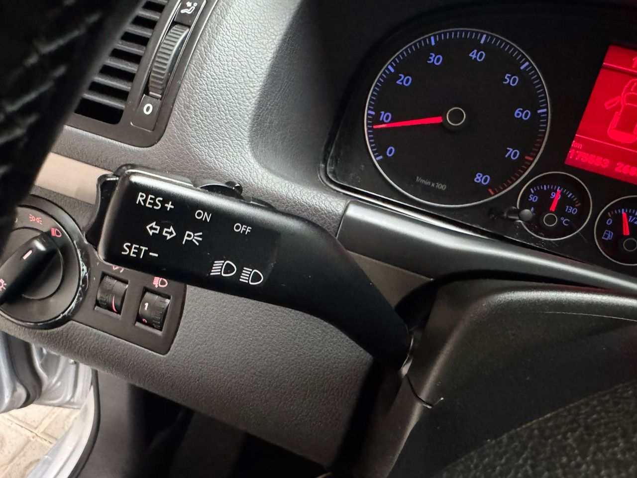 Foto Volkswagen Touran 14