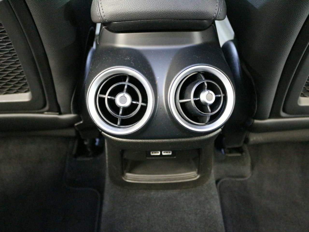 Foto Alfa Romeo Stelvio 17