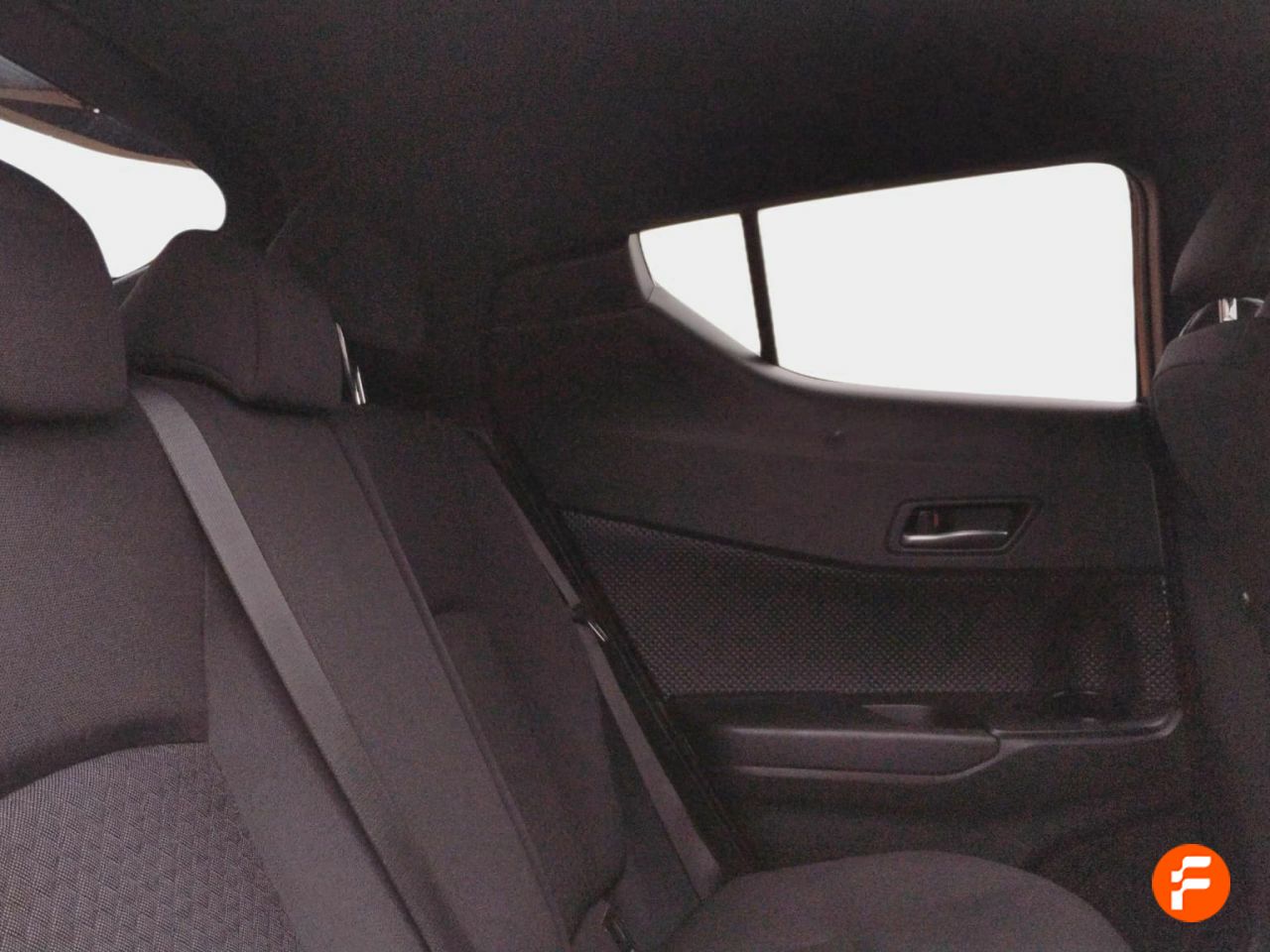 Foto Toyota C-HR 11