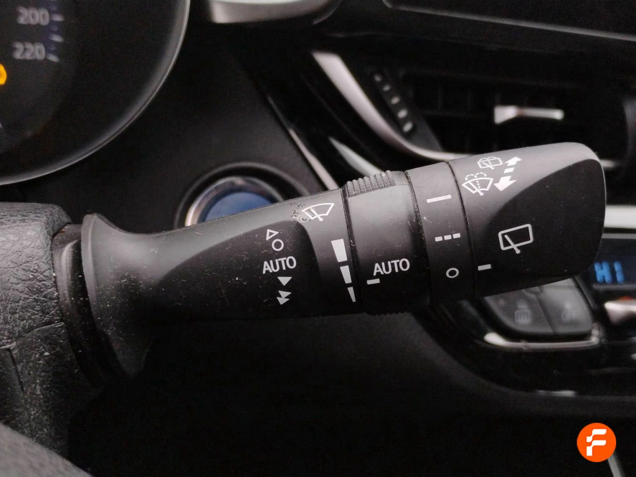 Foto Toyota C-HR 22