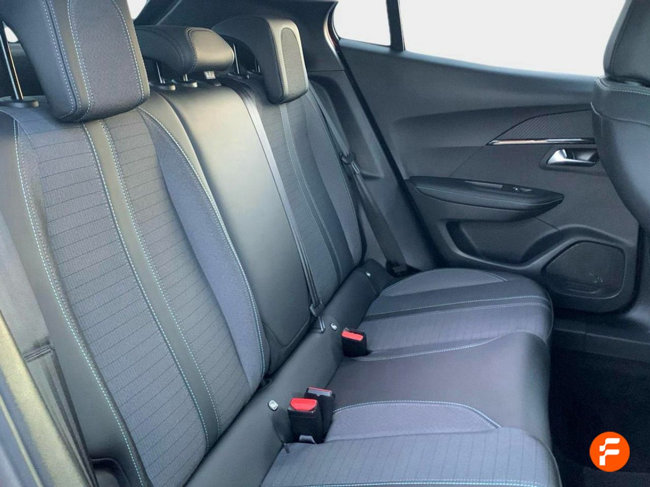 Foto Peugeot 2008 13