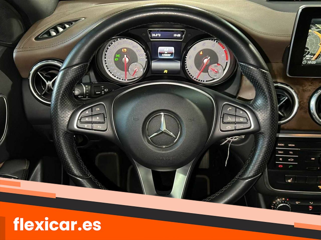 Foto Mercedes-Benz Clase GLA 19