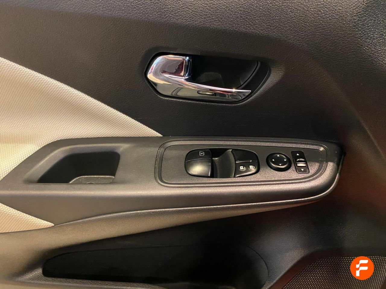 Foto Nissan Micra 10