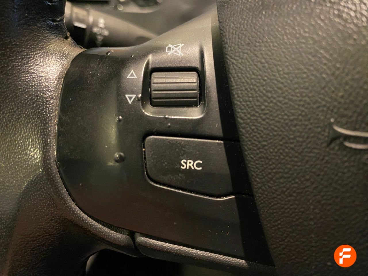Foto Peugeot 208 12