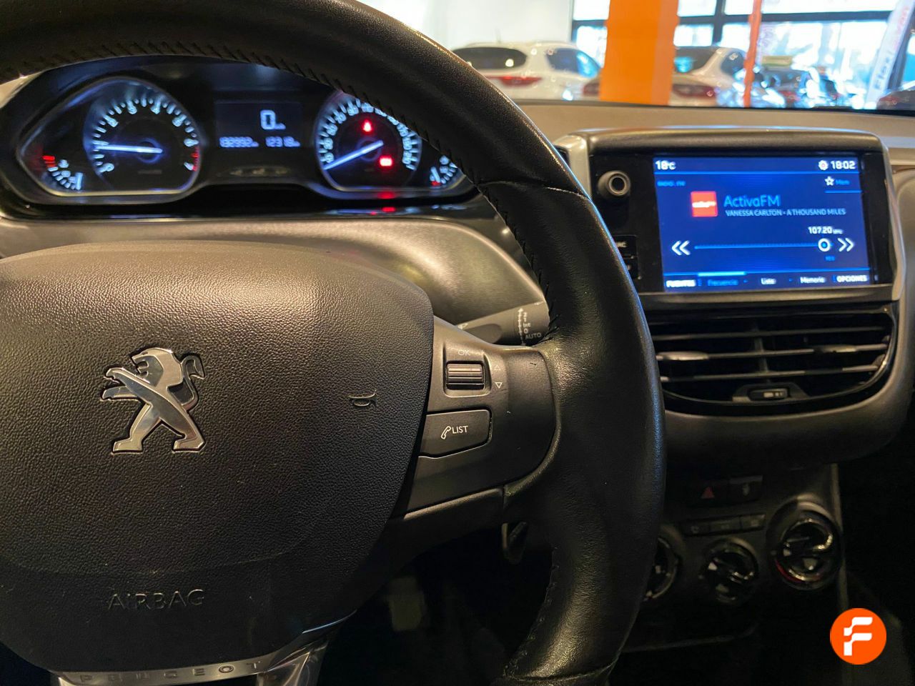 Foto Peugeot 208 18