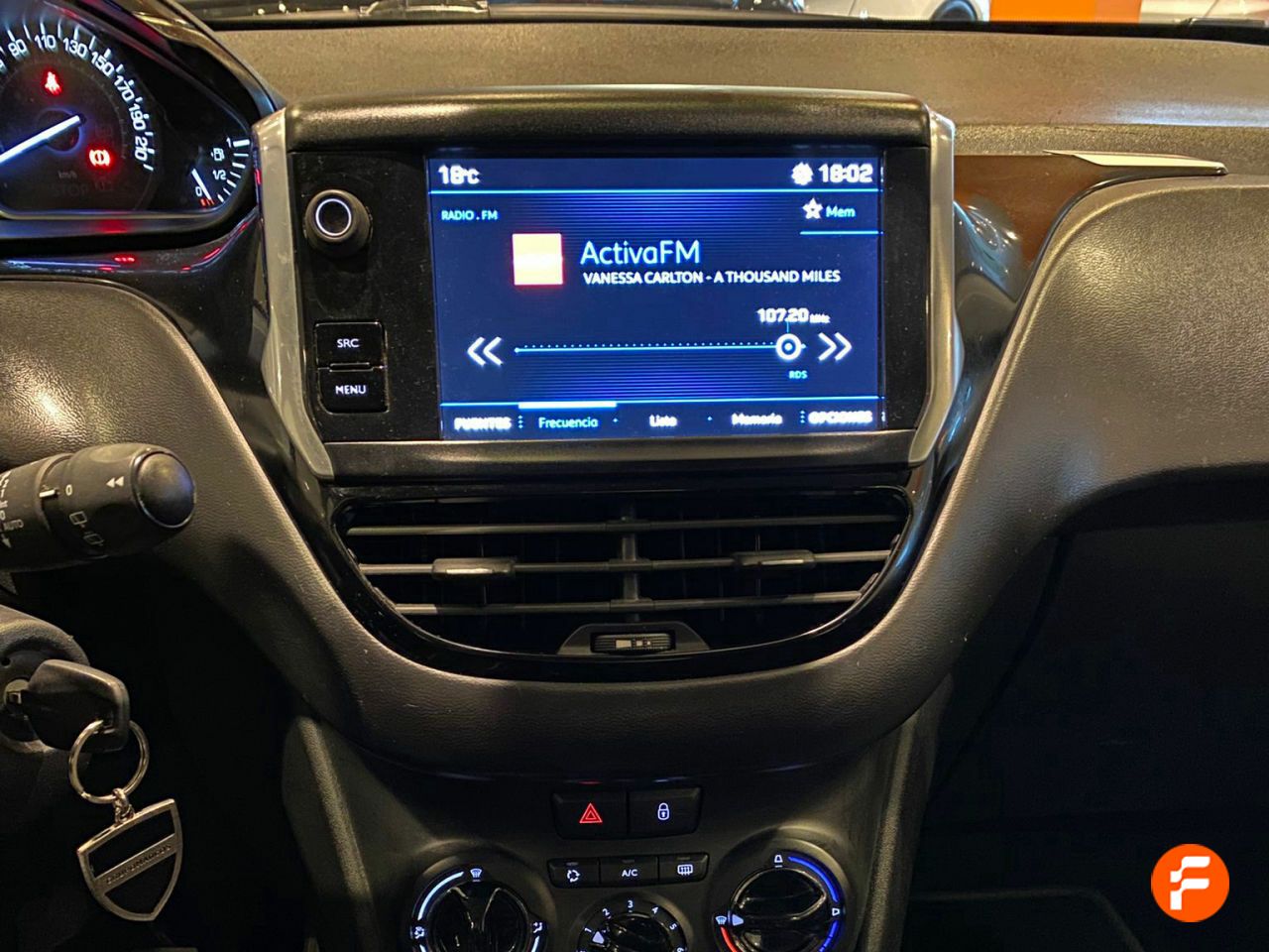 Foto Peugeot 208 22