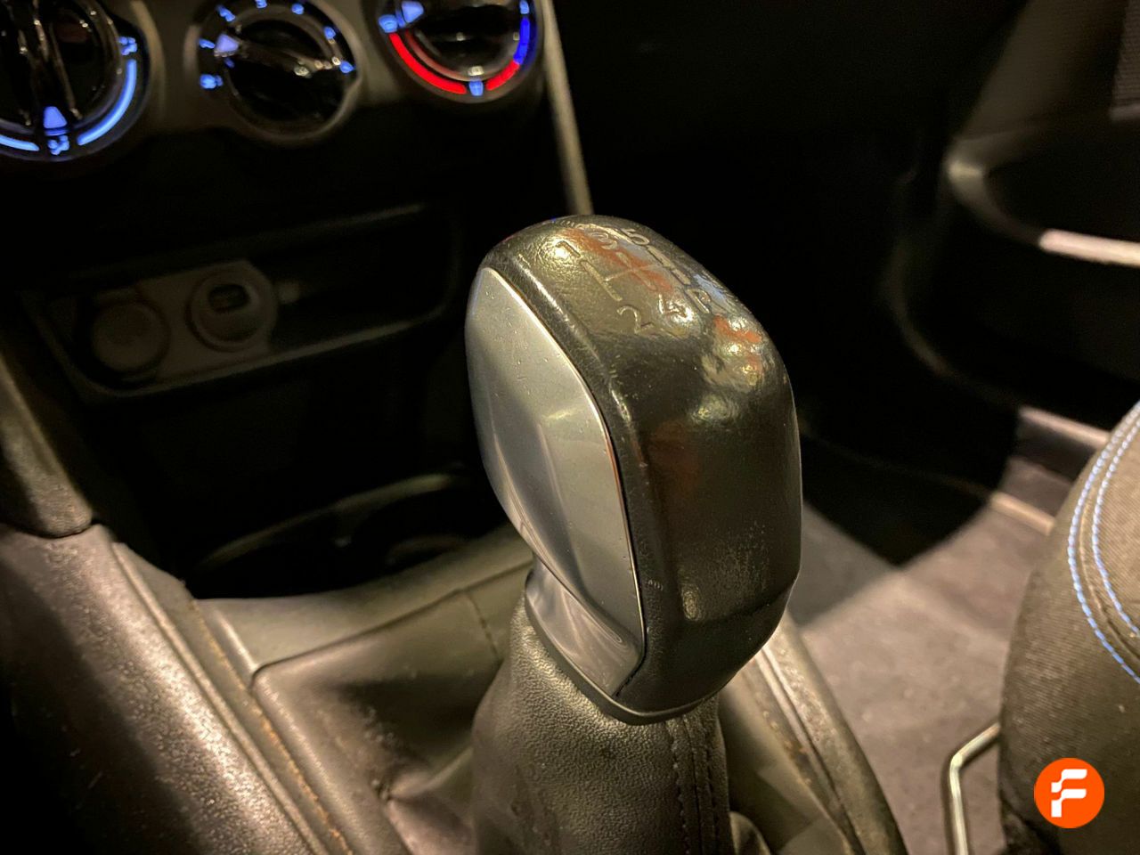 Foto Peugeot 208 25