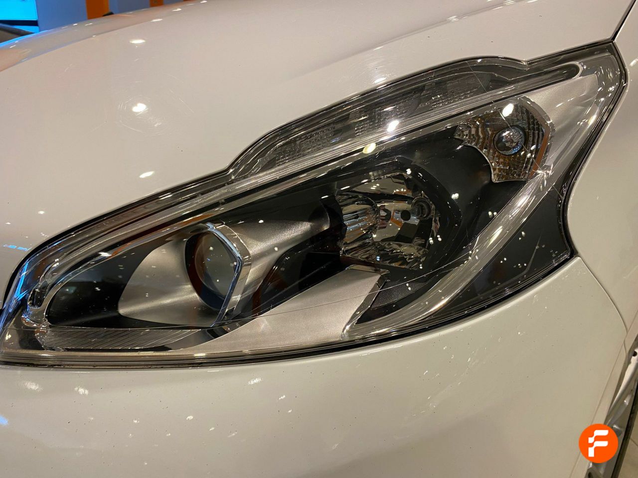 Foto Peugeot 208 31