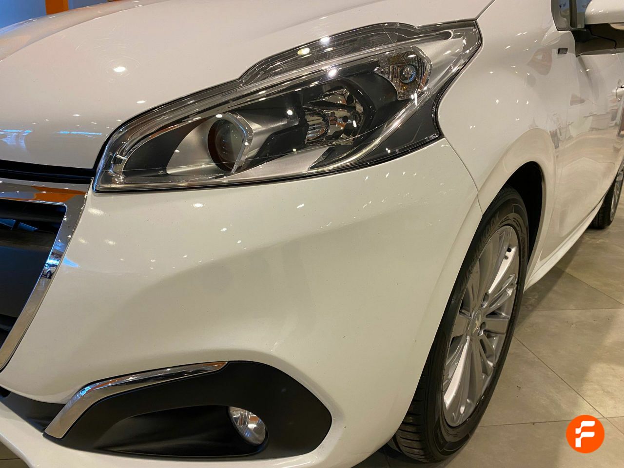 Foto Peugeot 208 38