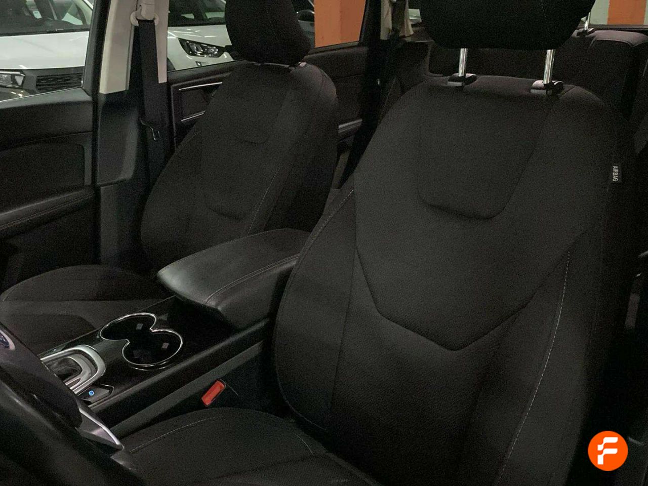 Foto Ford S-Max 32