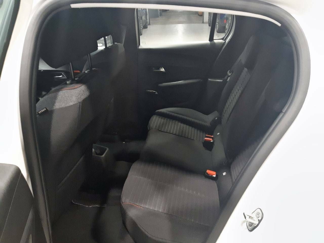 Foto Peugeot 208 10