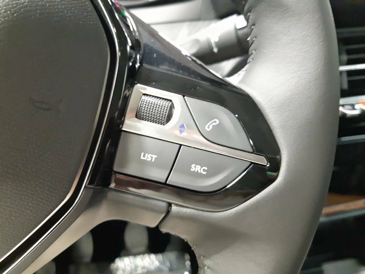 Foto Peugeot 208 13