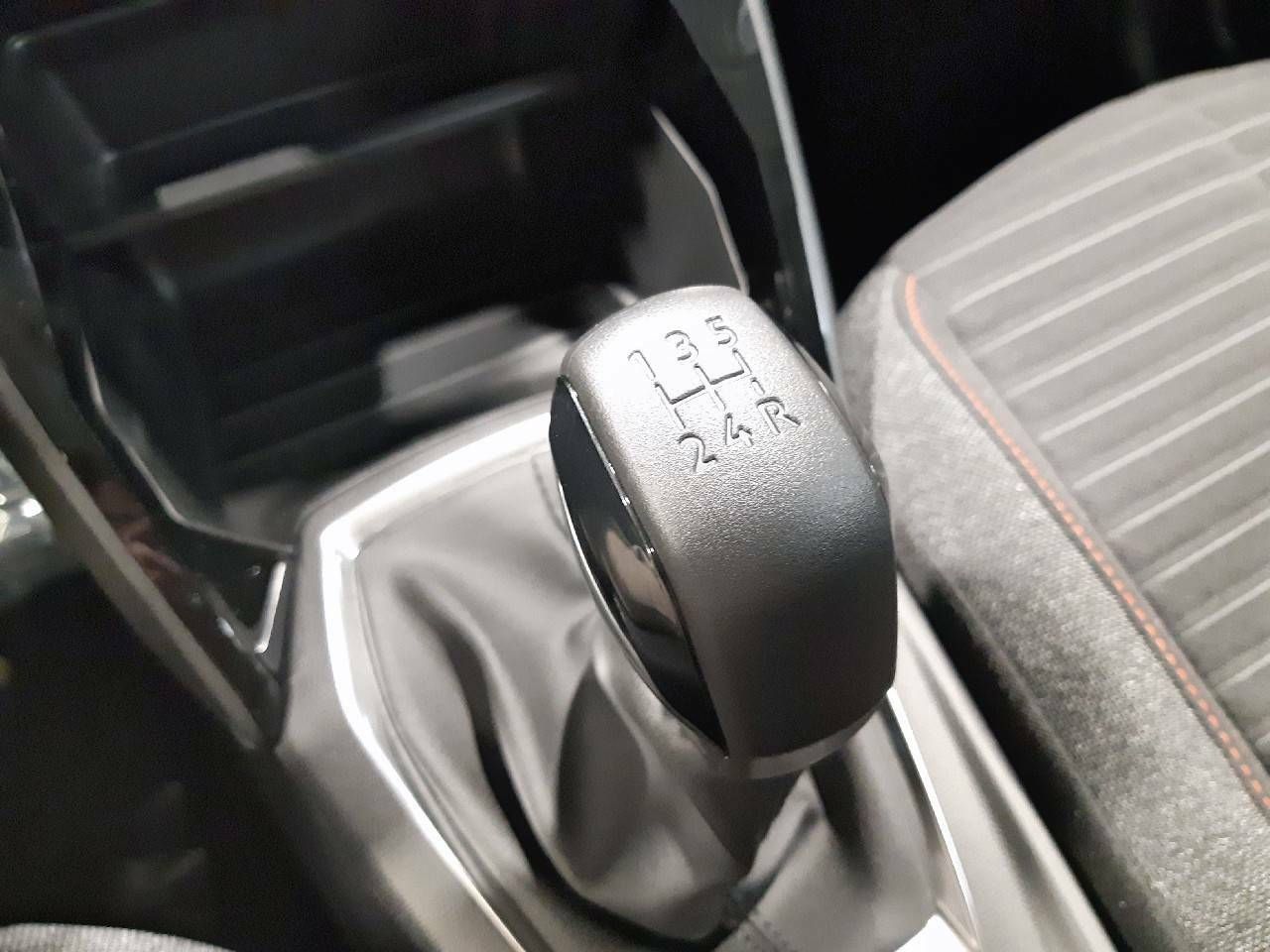 Foto Peugeot 208 17