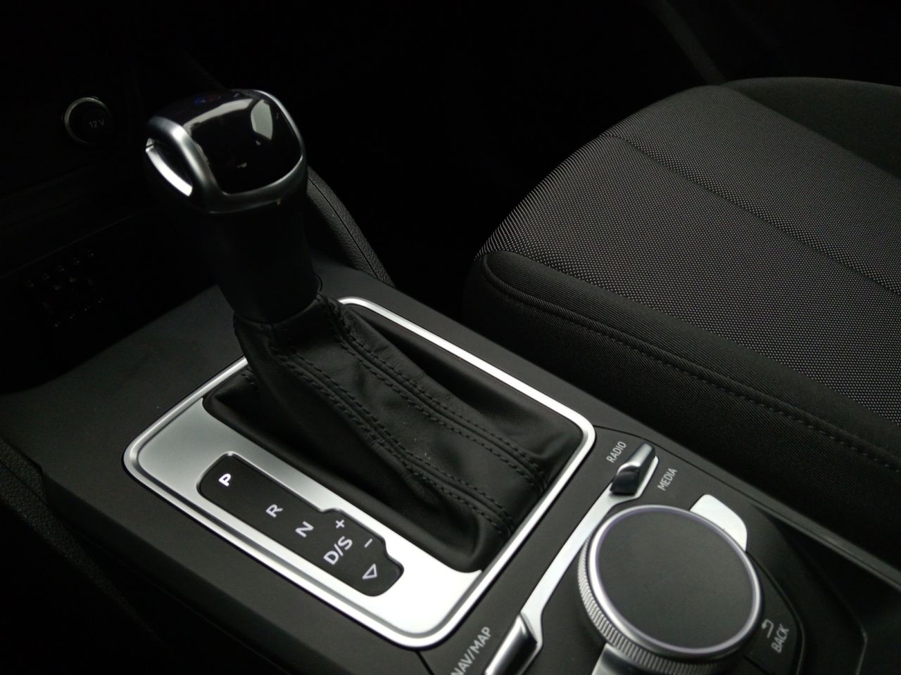 Foto Audi Q2 14