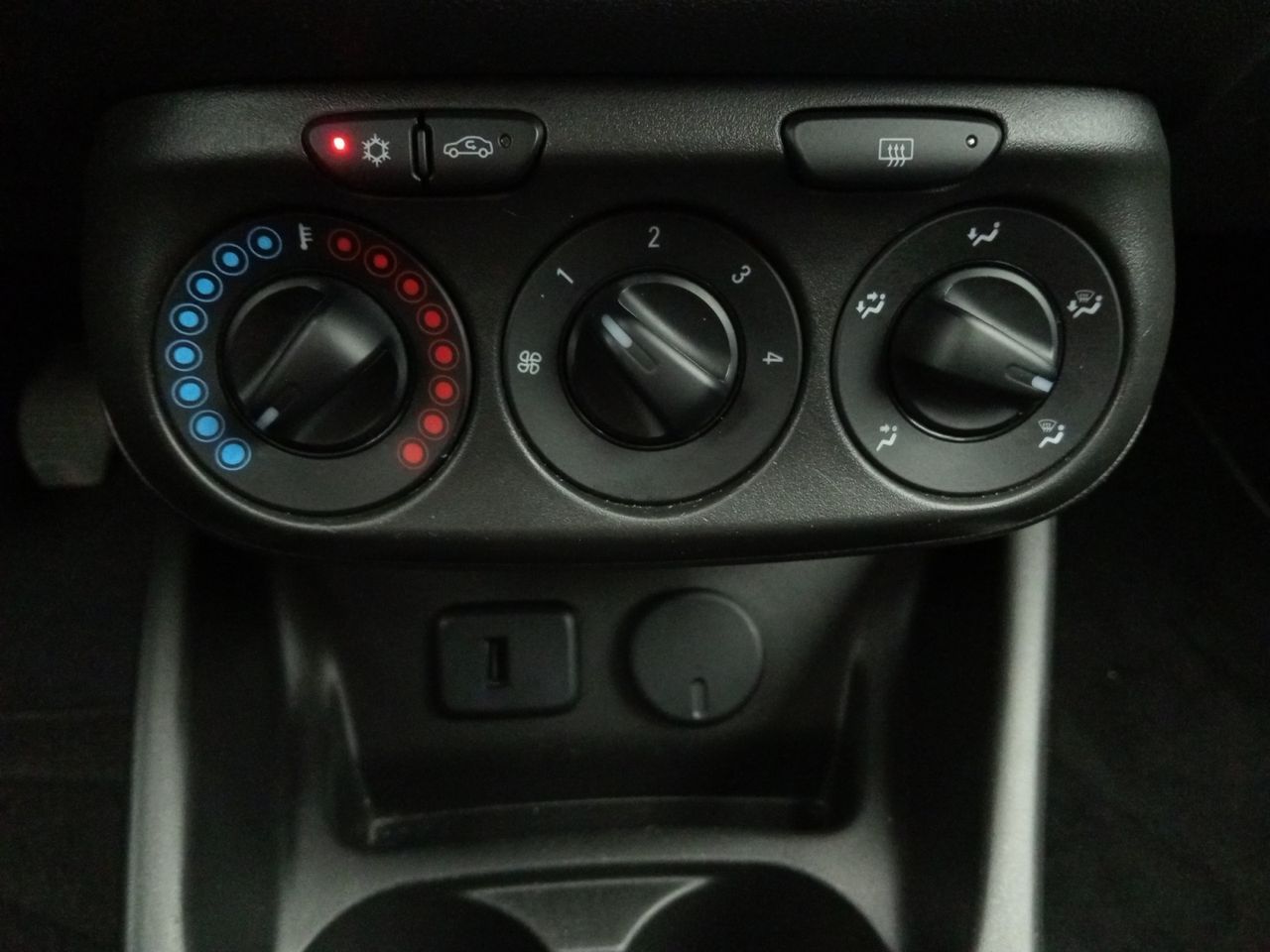 Foto Opel Corsa 12