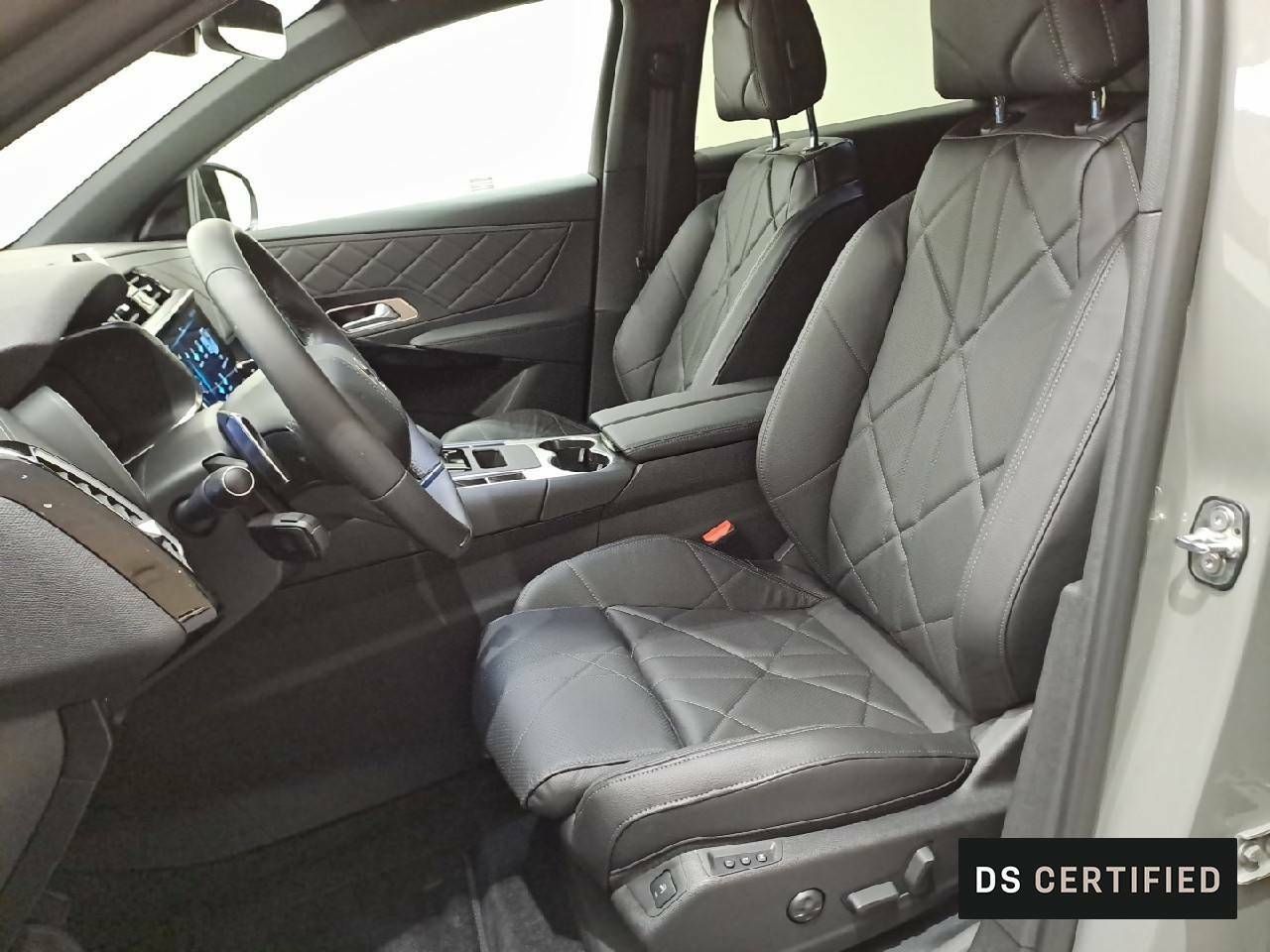Foto DS Automobiles DS 7 9