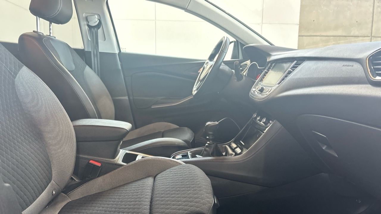 Foto Opel Grandland X 25