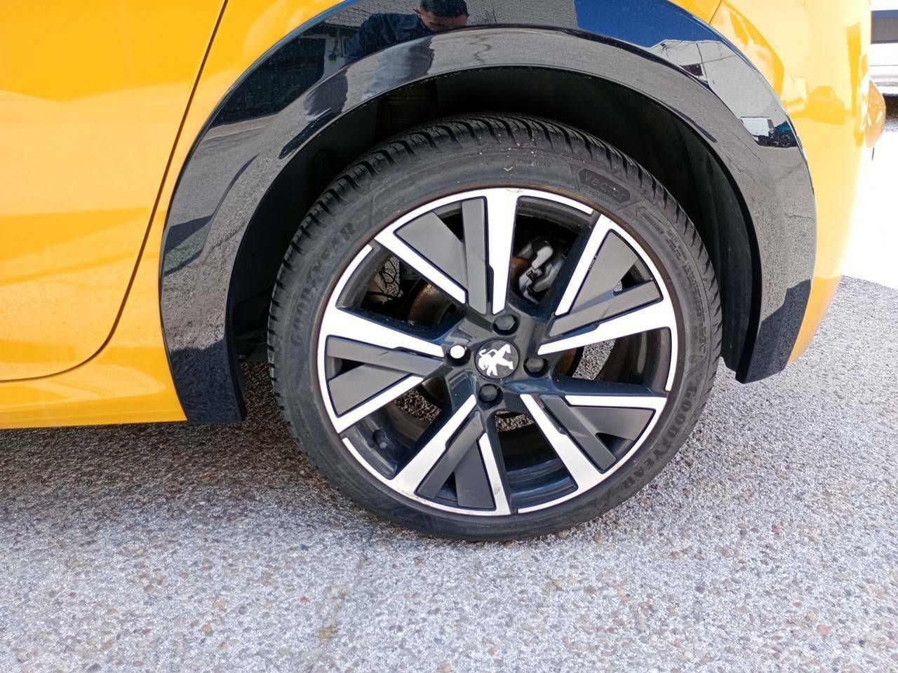 Foto Peugeot 208 11