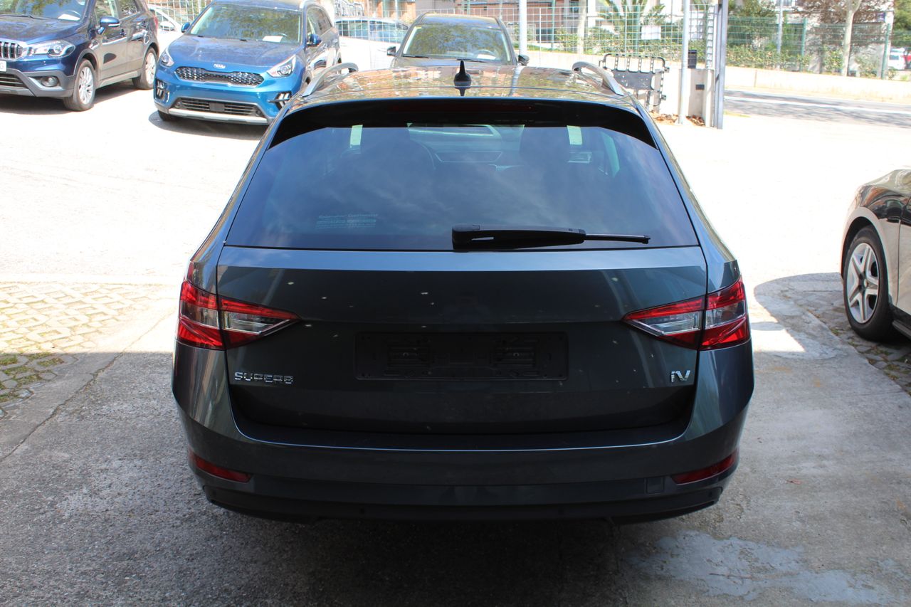 Foto Skoda Superb 6